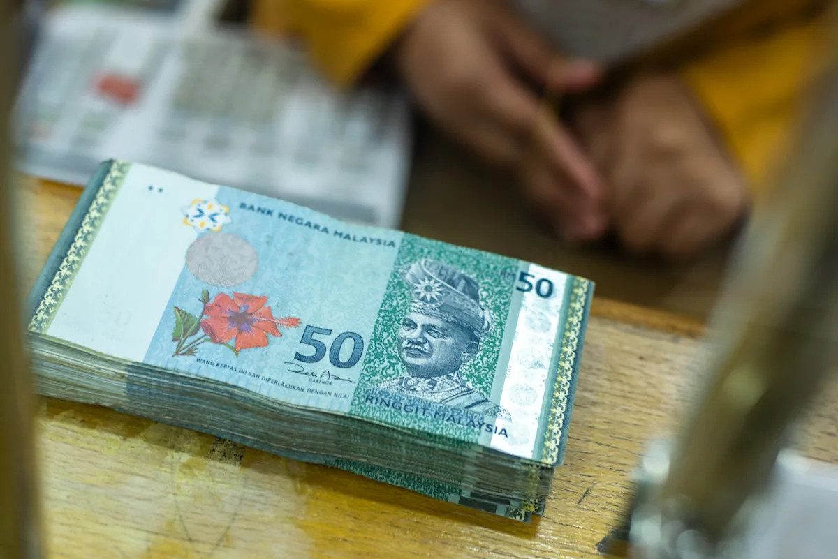 Malaysian ringgit hits strongest level versus Singapore dollar since 2021